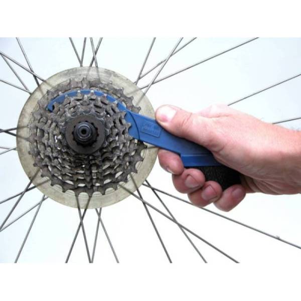 bike cassette cleaning tool